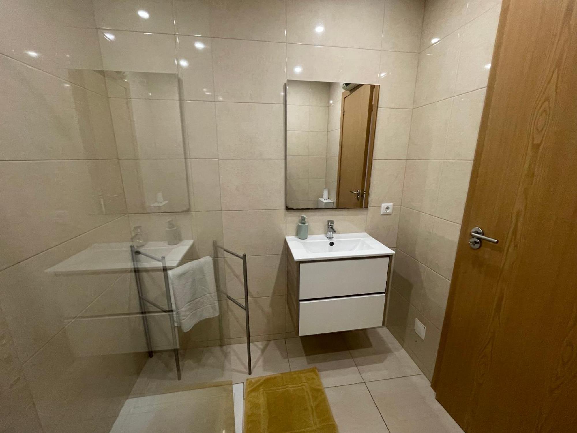 Pretty Flat With Terrace, Air Cond, Free Parking, By Porto With Love Lda Luaran gambar